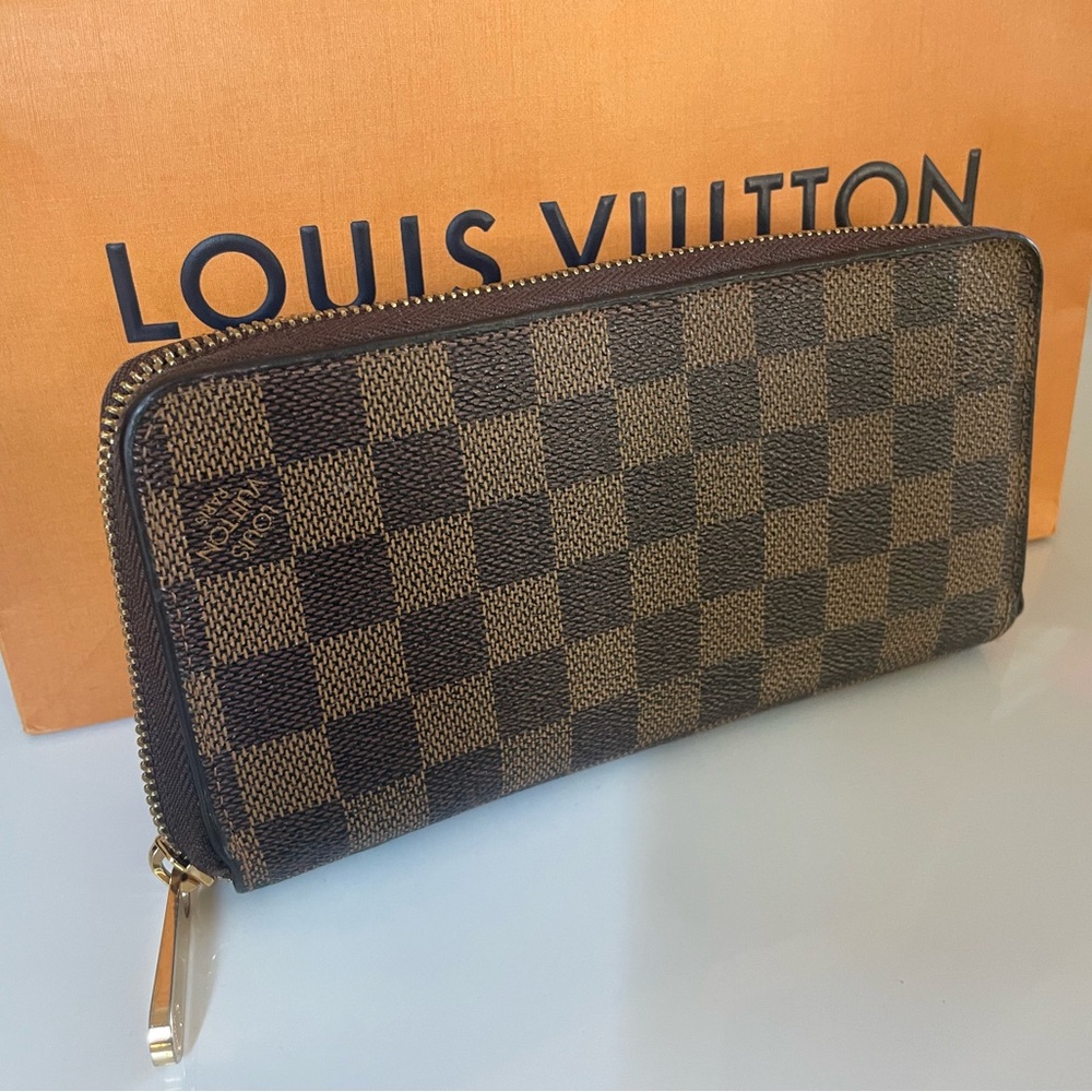 Louis Vuitton Zippy Wallet - Picture 3 of 11